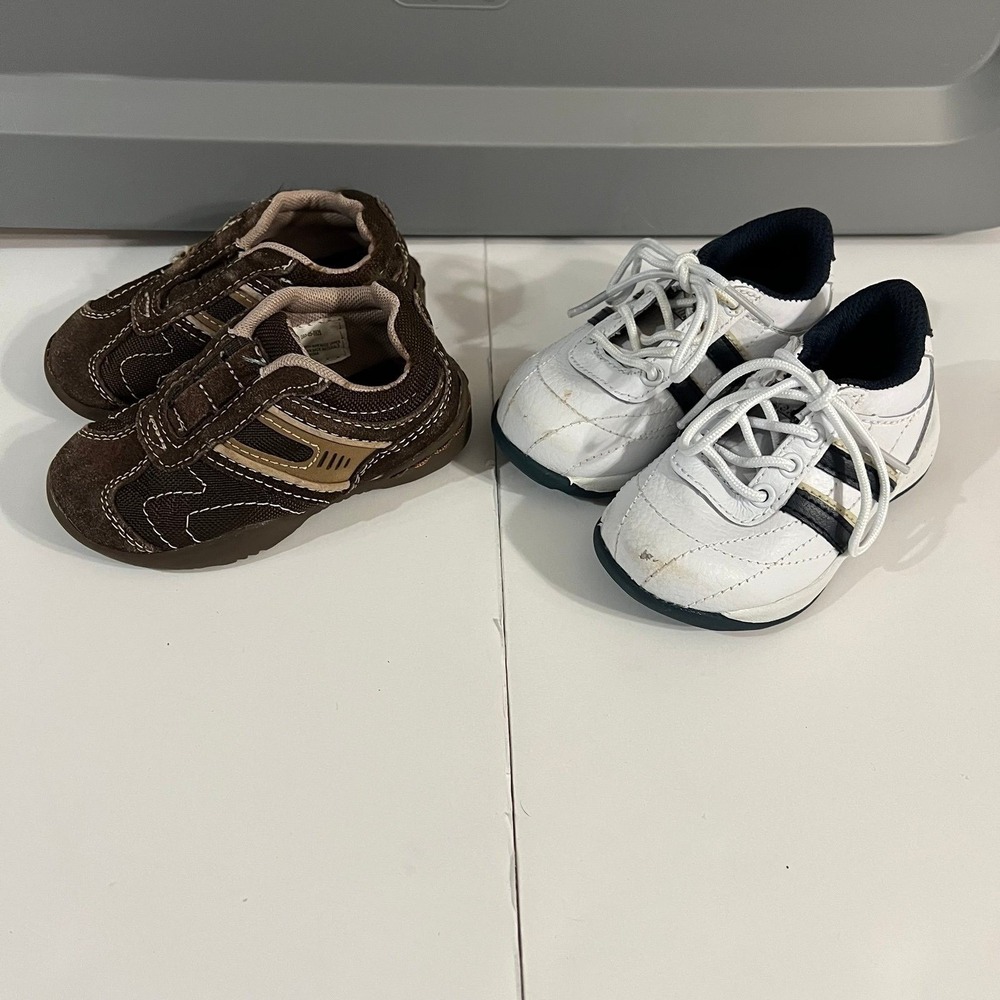 Toddler boy size 5 shoes (s-178)